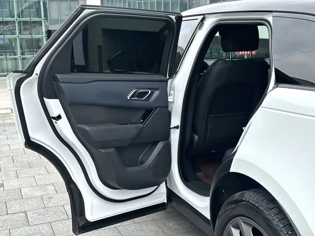 Land Rover Velar — миниатюра 10