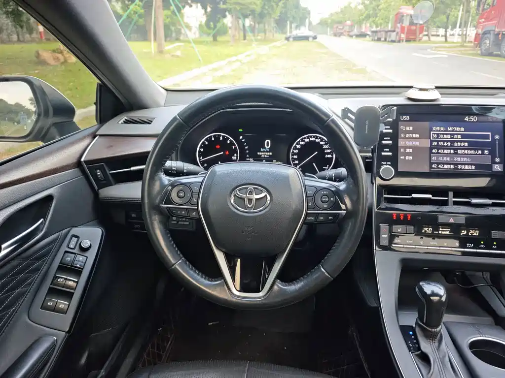 Toyota Avalon — миниатюра 17