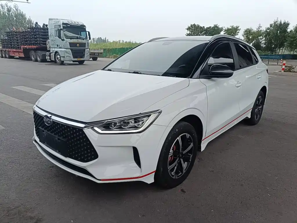 BYD e2