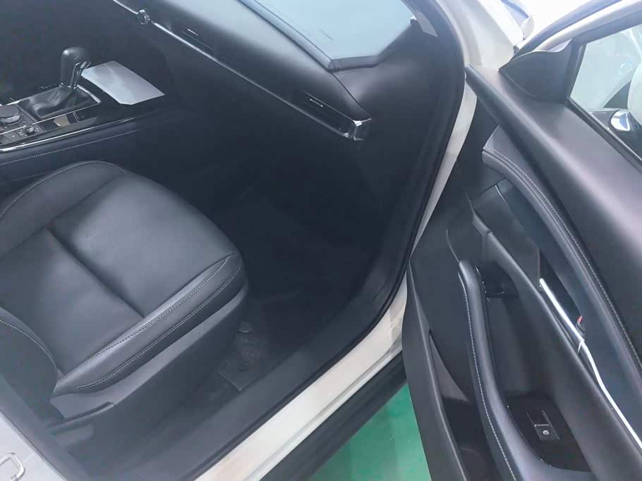 Mazda CX-30 2.0 л 2022 г. Белый, пробег 45500 км
