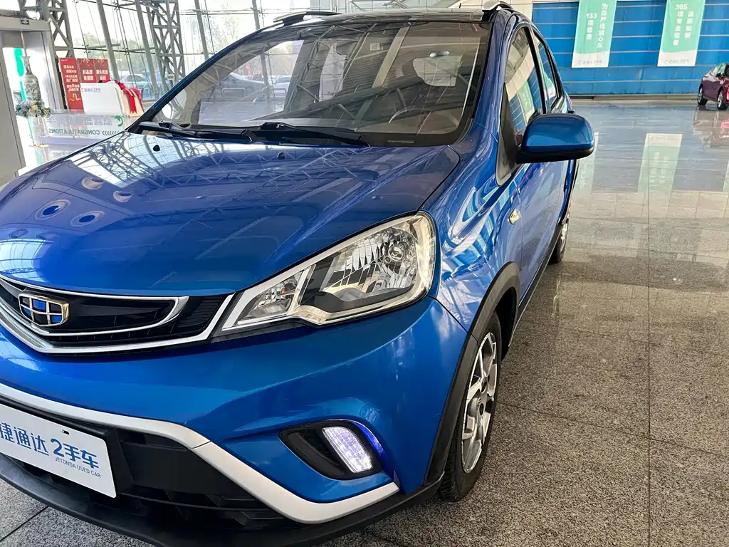 Geely Vision X1 — миниатюра 12