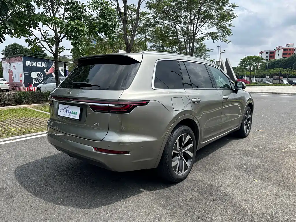 Li Auto ONE 2021 6 мест
