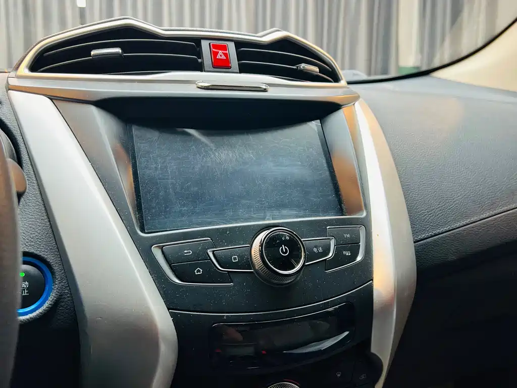 BYD Yuan EV — миниатюра 16