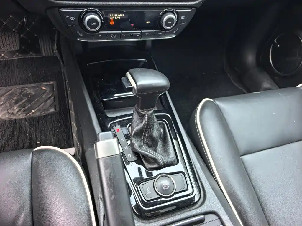 Qoros Qoros 3 — миниатюра 14
