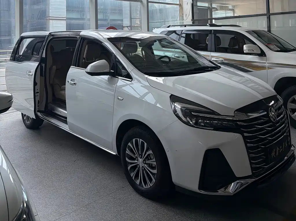 Buick GL8 2023 Luxury