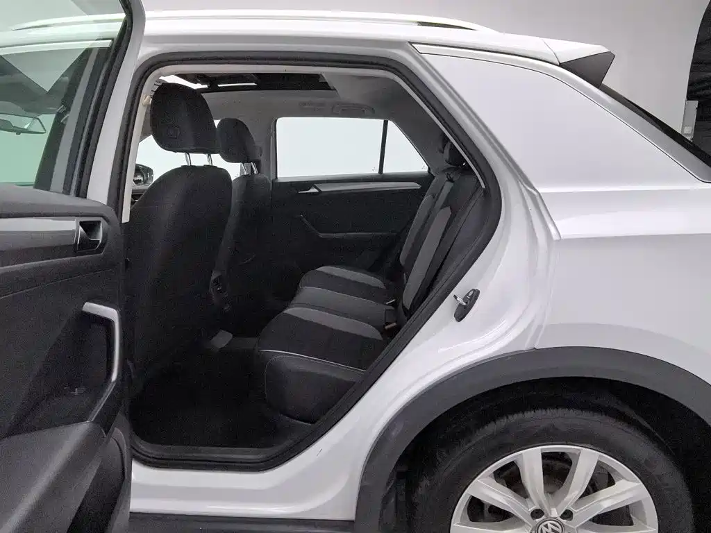 Volkswagen T-Roc — миниатюра 15