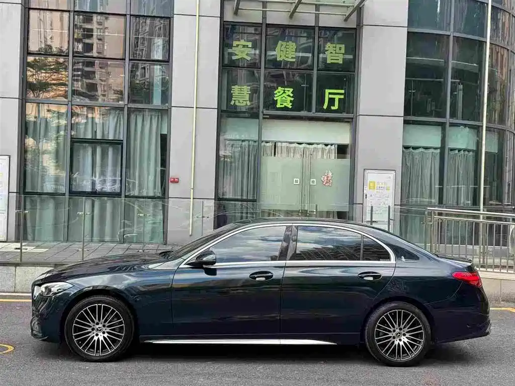 Mercedes-Benz C-Class — миниатюра 2