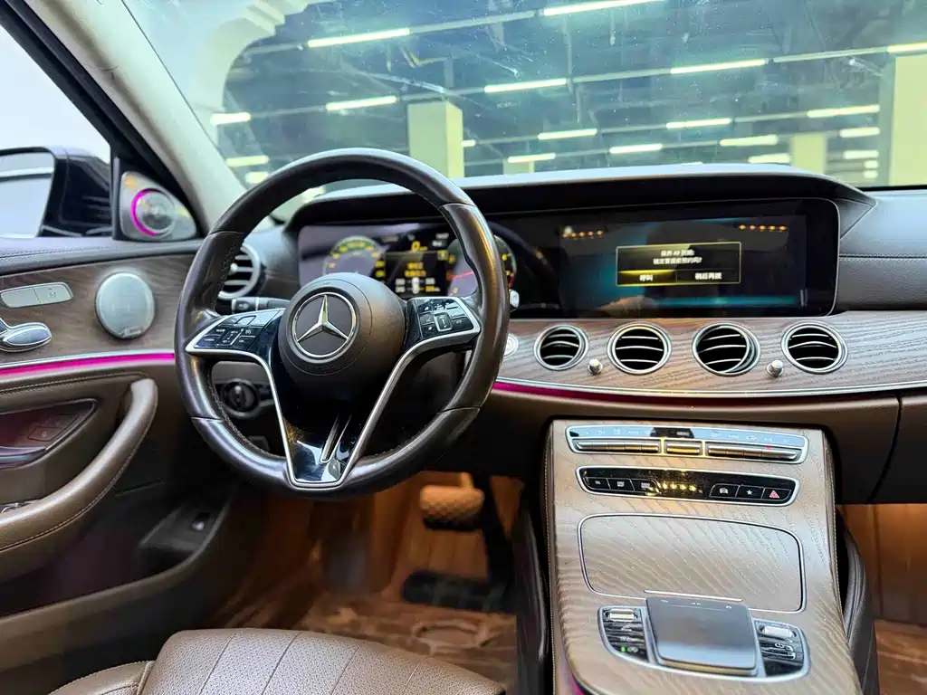 Mercedes-Benz E-Class — миниатюра 8