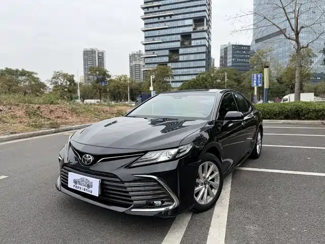 TOYOTA CAMRY