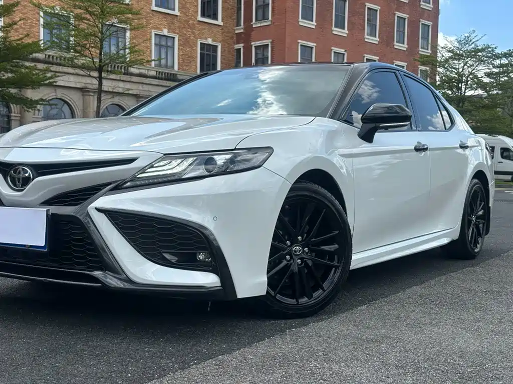 Toyota Camry — миниатюра 13