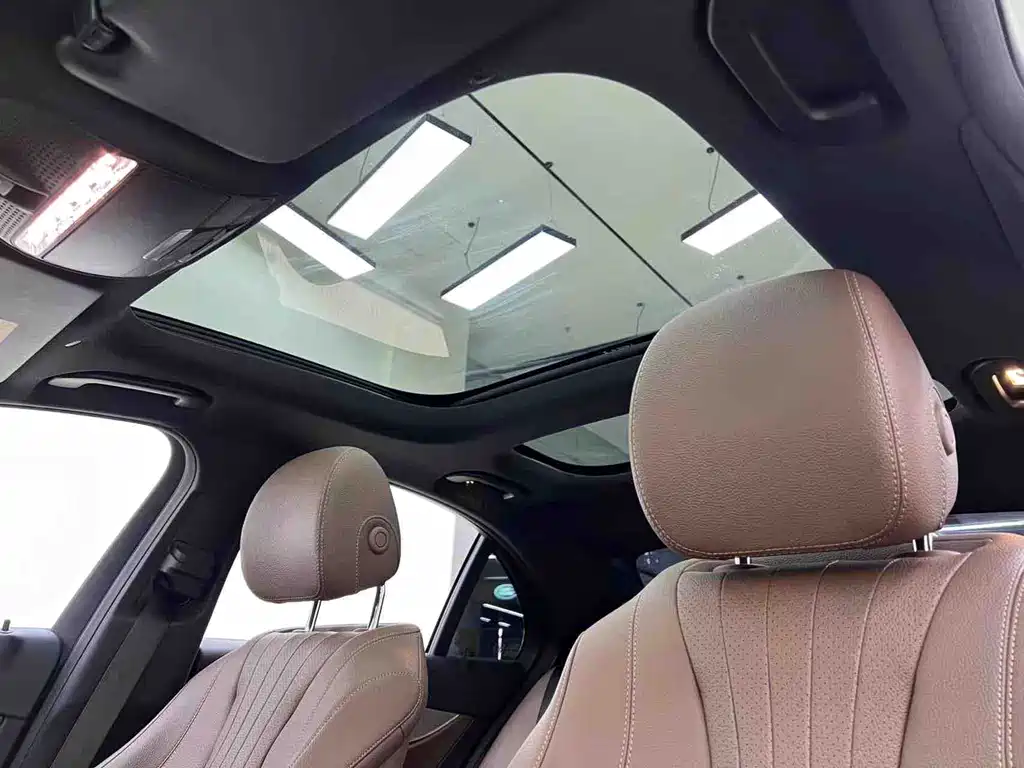 Mercedes-Benz E-Class (Import) — миниатюра 23