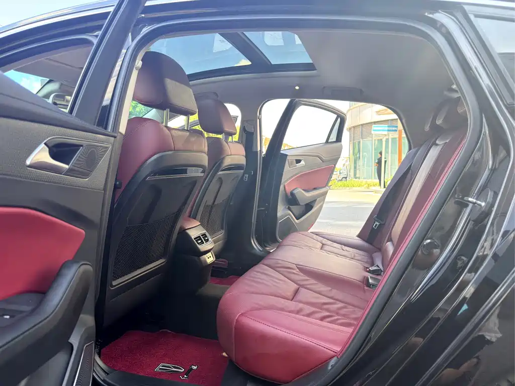 Hongqi Hongqi H5 — миниатюра 10
