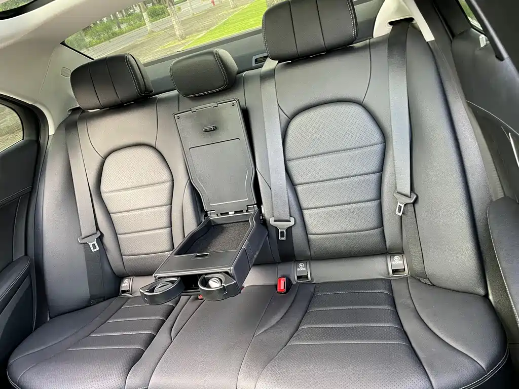 Mercedes-Benz C-Class — миниатюра 11