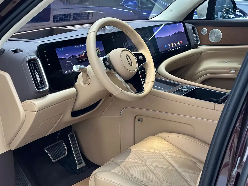 AITO ASK THE WORLD M9