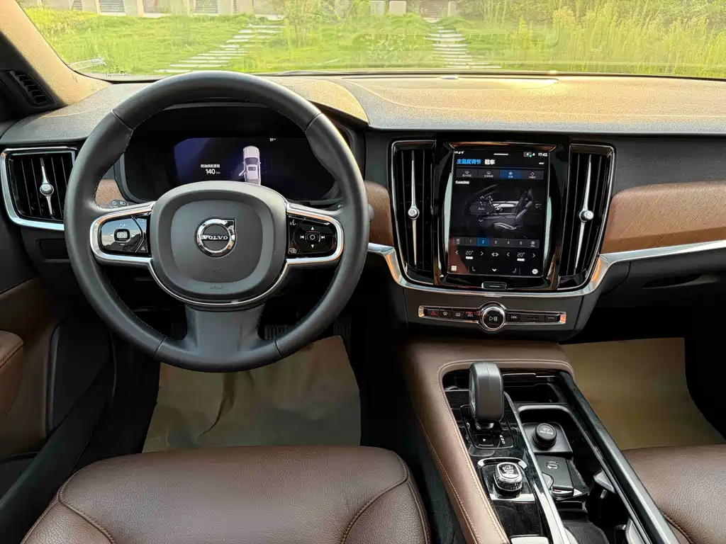 Volvo S90 — миниатюра 7
