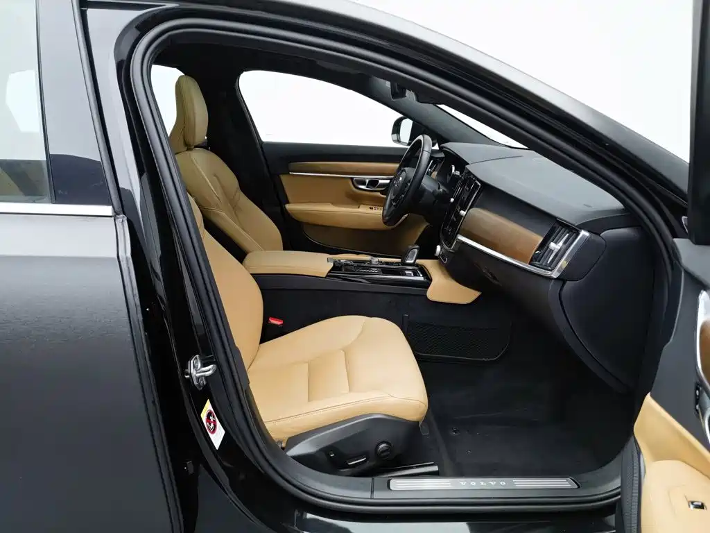 Volvo S90 PHEV — миниатюра 23