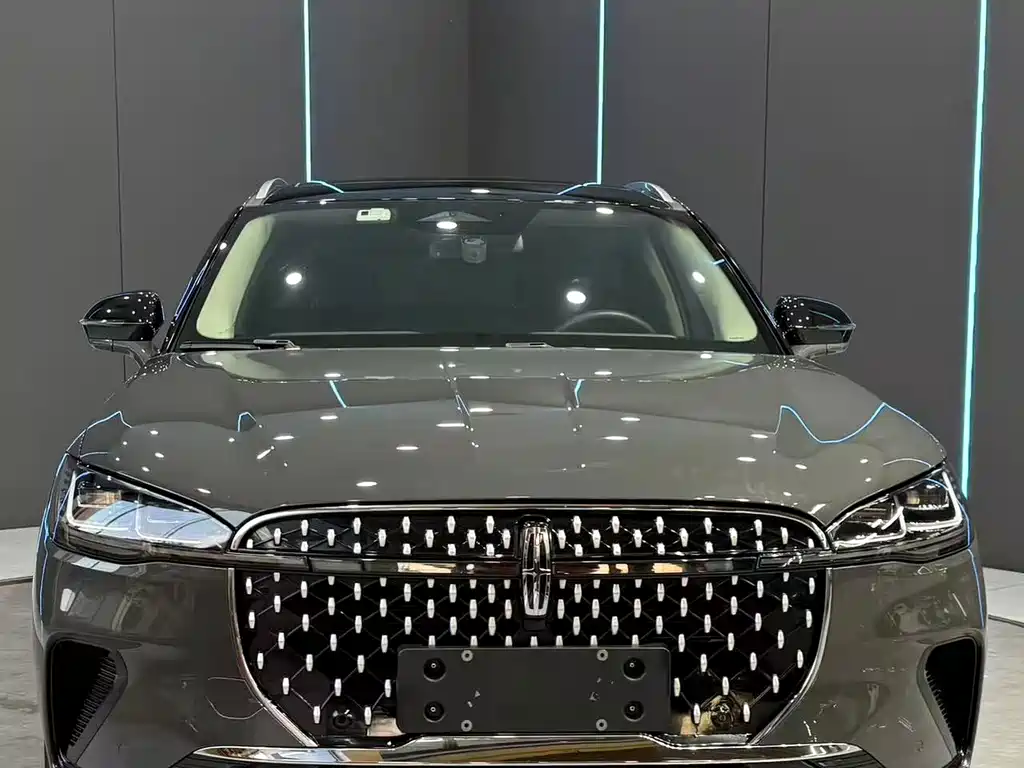 Lincoln Corsair — миниатюра 3