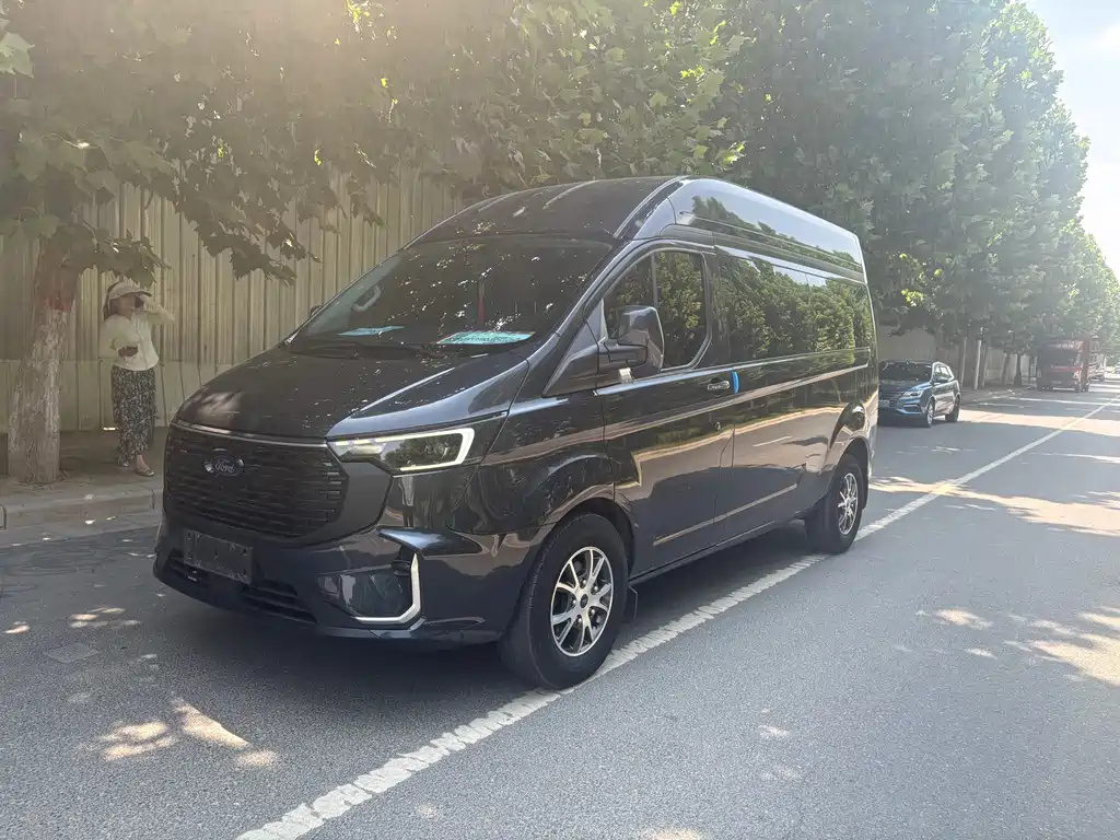 Ford Transit 2024 2.0T AT Luxury 6-9 мест