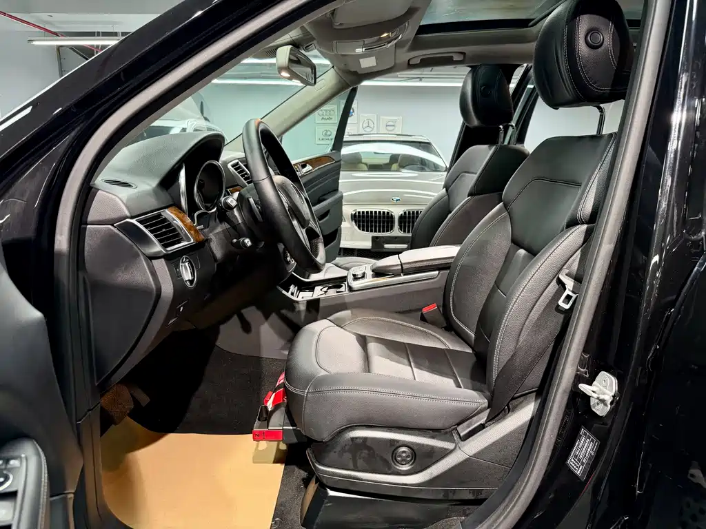 Mercedes-Benz M-Class — миниатюра 10
