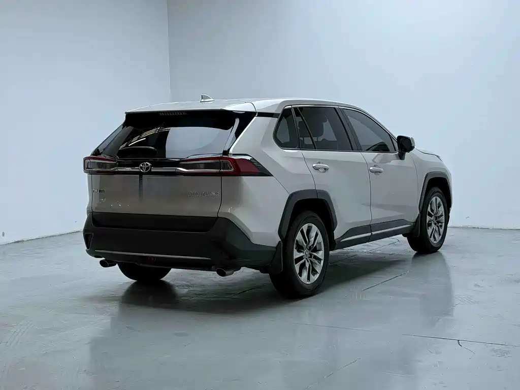 Toyota Wildlander — миниатюра 8