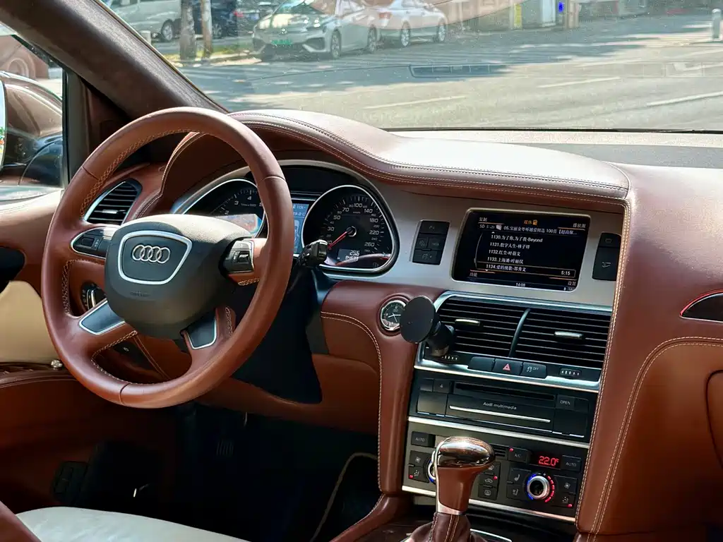 Audi Q7 — миниатюра 10