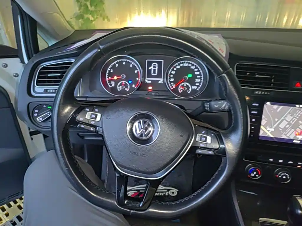 Volkswagen Golf — миниатюра 11