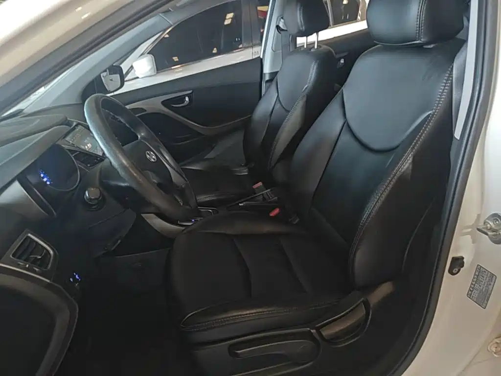 Hyundai Elantra Langdong — миниатюра 15