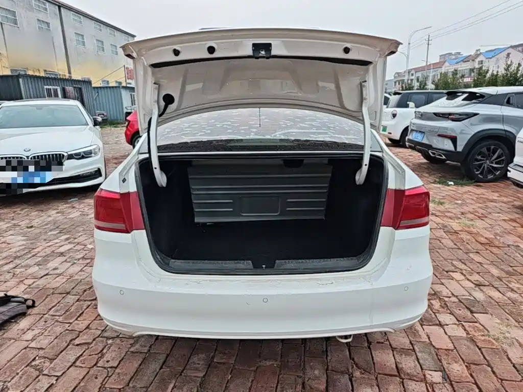 Volkswagen Santana — миниатюра 19