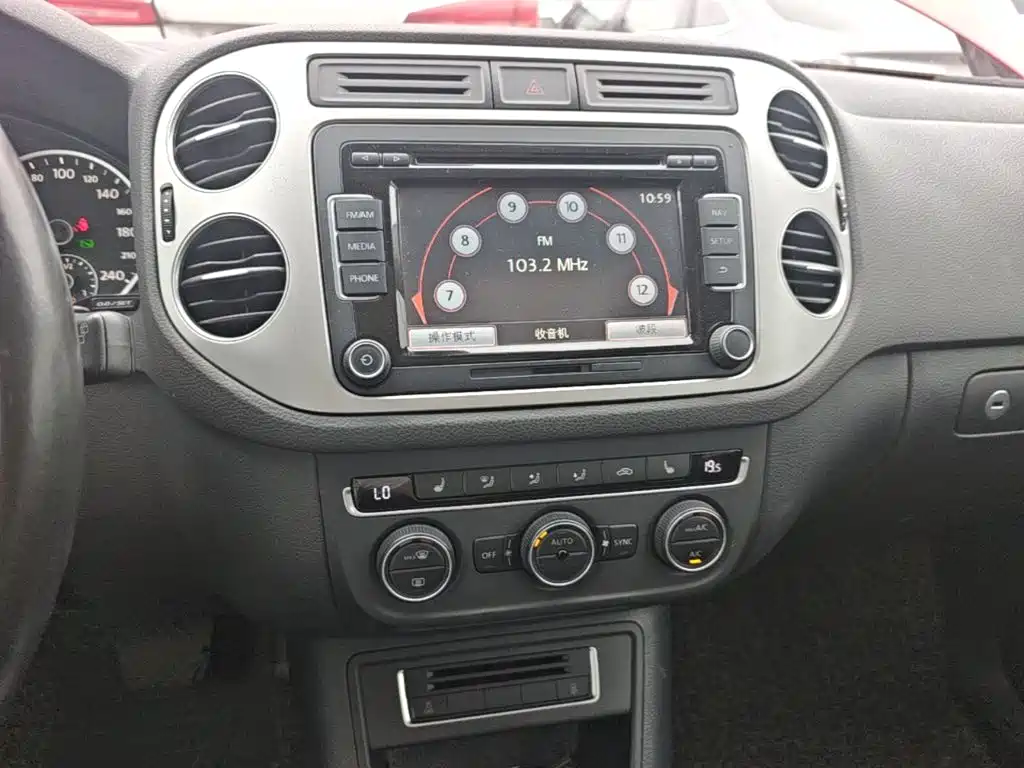 Volkswagen Tiguan — миниатюра 13