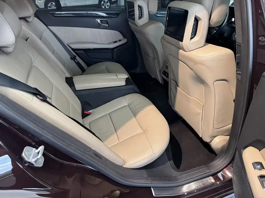 Mercedes-Benz E-Class (Import) — миниатюра 17