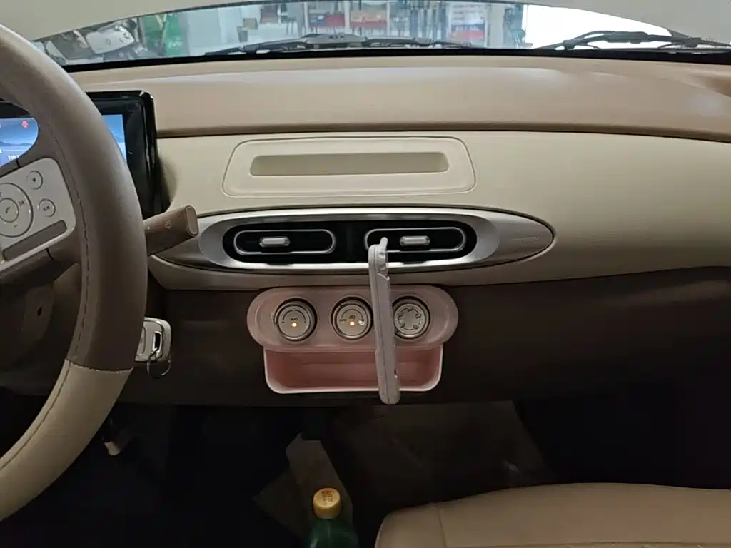 Wuling MINIEV — миниатюра 13