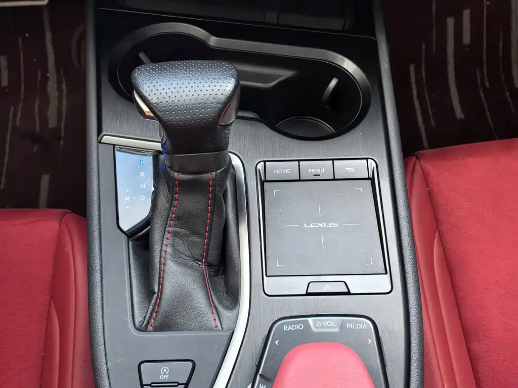 Lexus UX — миниатюра 16