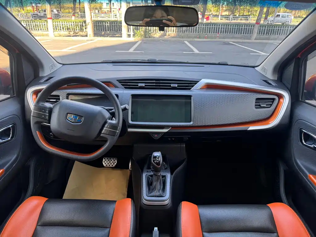 Geely Vision X1 — миниатюра 6