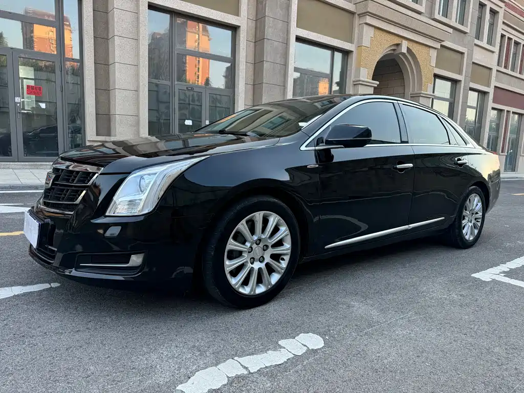 CADILLAC XTS