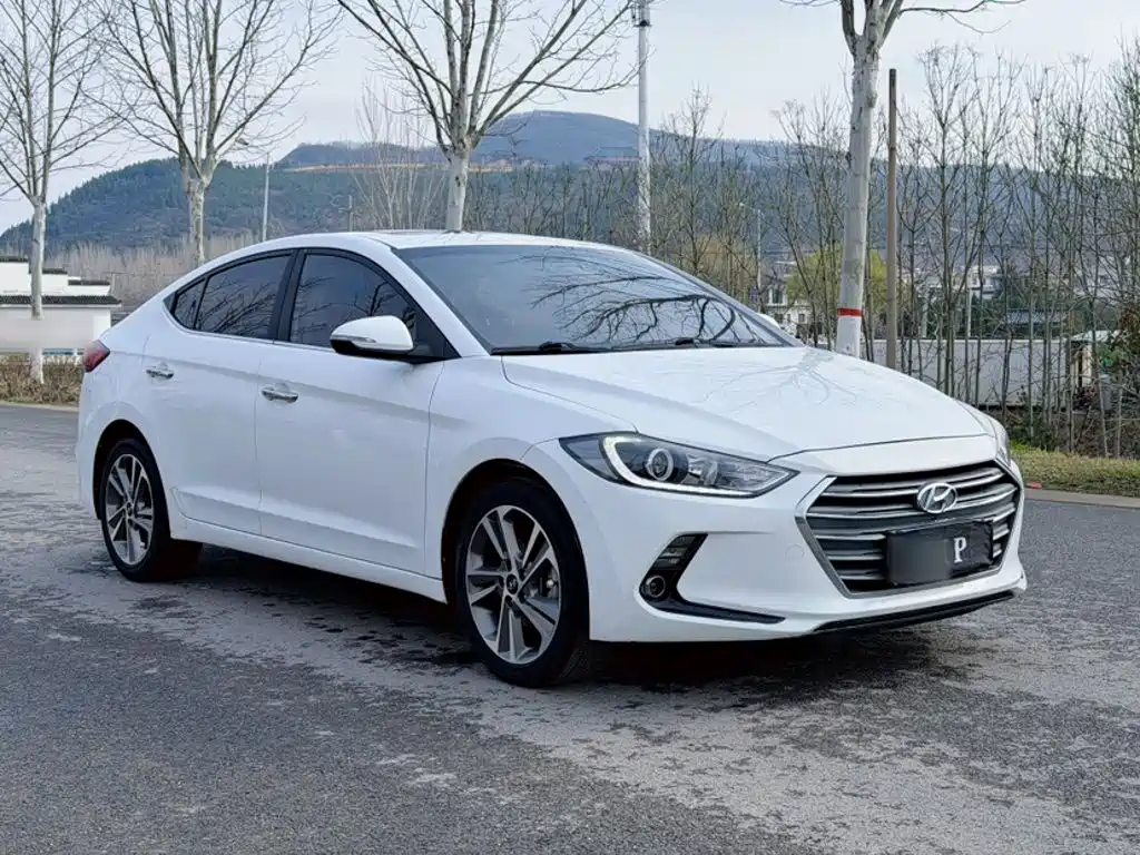 Hyundai Elantra — миниатюра 4