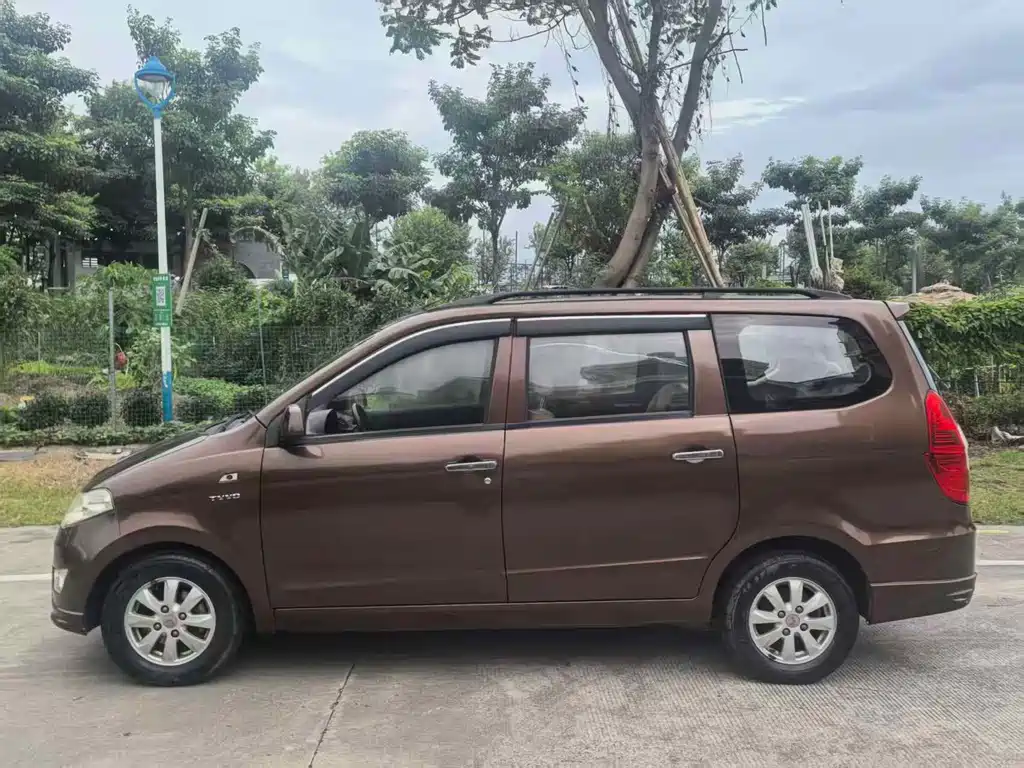 Wuling Hongguang — миниатюра 5