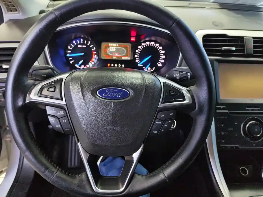 Ford Mondeo — миниатюра 15