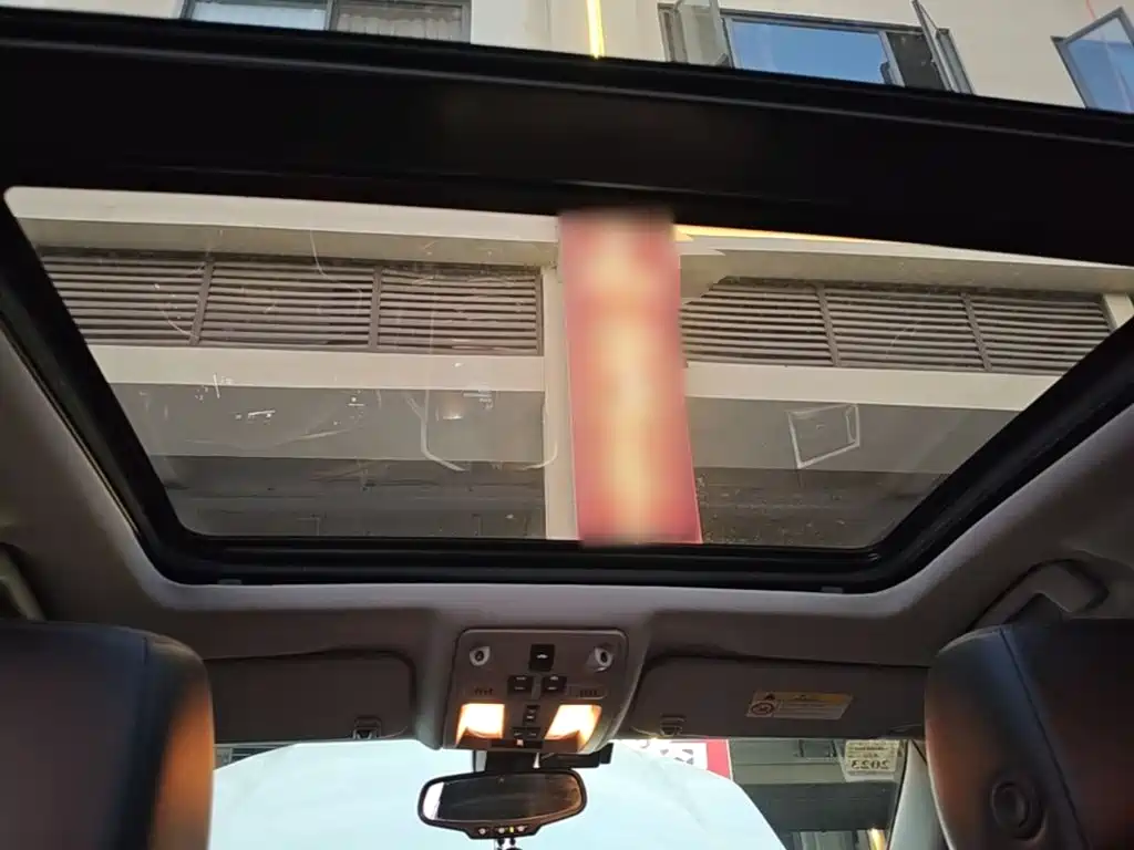 Cadillac SRX — миниатюра 18