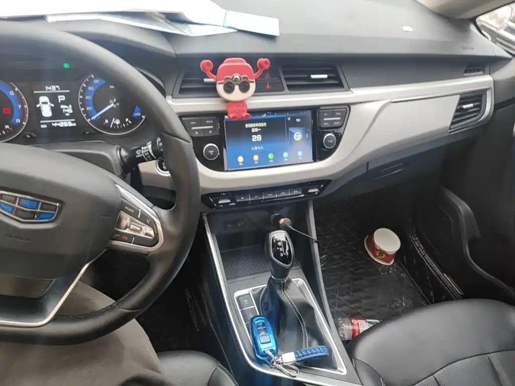 Geely Vision X3 — миниатюра 10