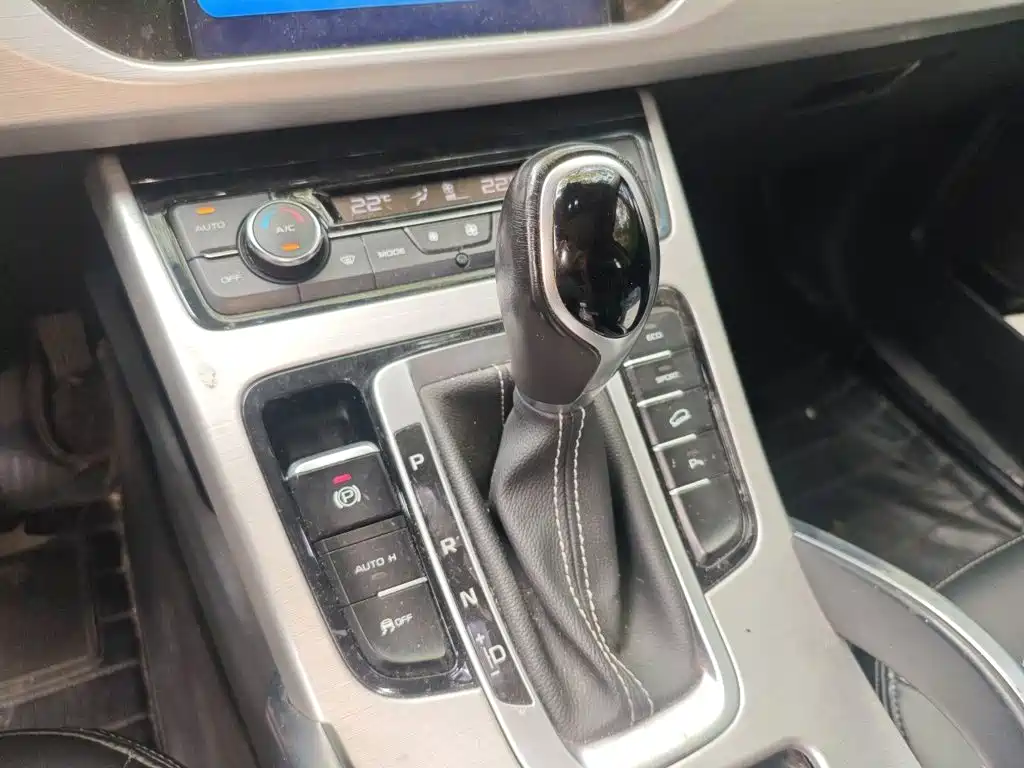 Geely Boyue — миниатюра 10