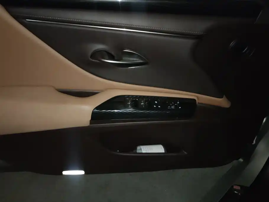 Lexus ES — миниатюра 7