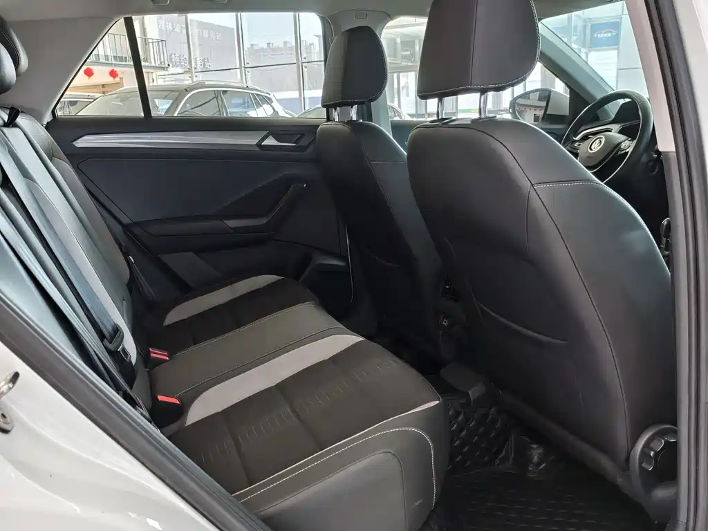 VOLKSWAGEN T ROC EXPLORING SONGS