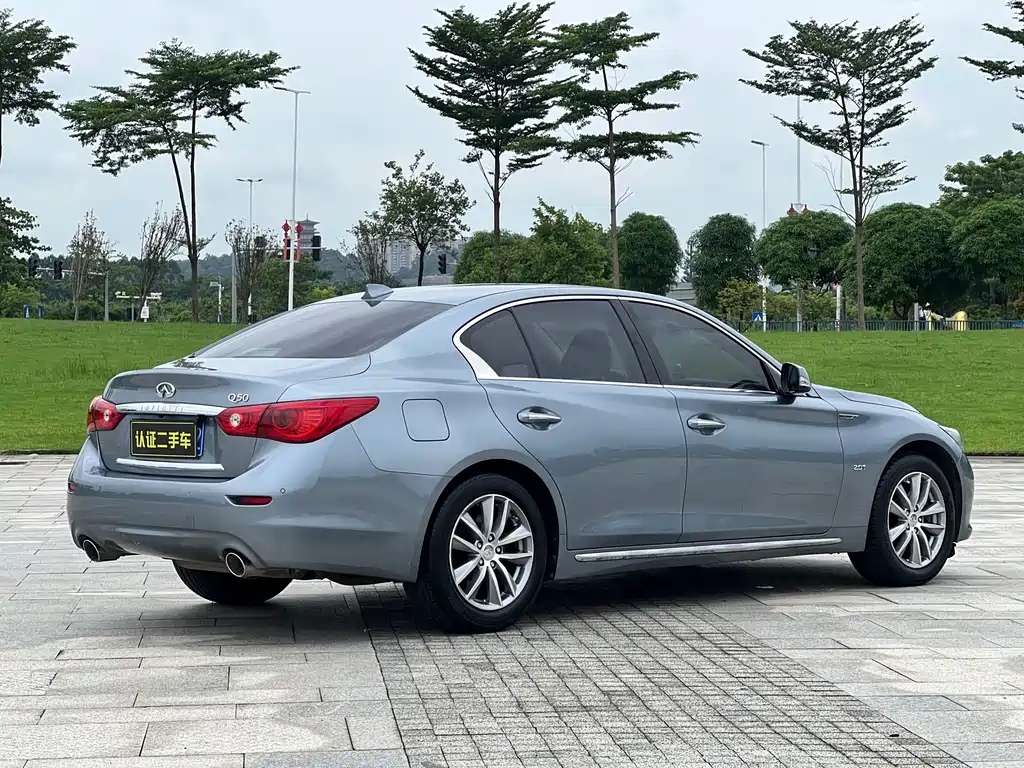 INFINITI Q50L