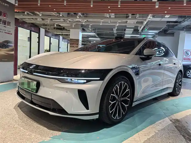 2025 Zeekr 007