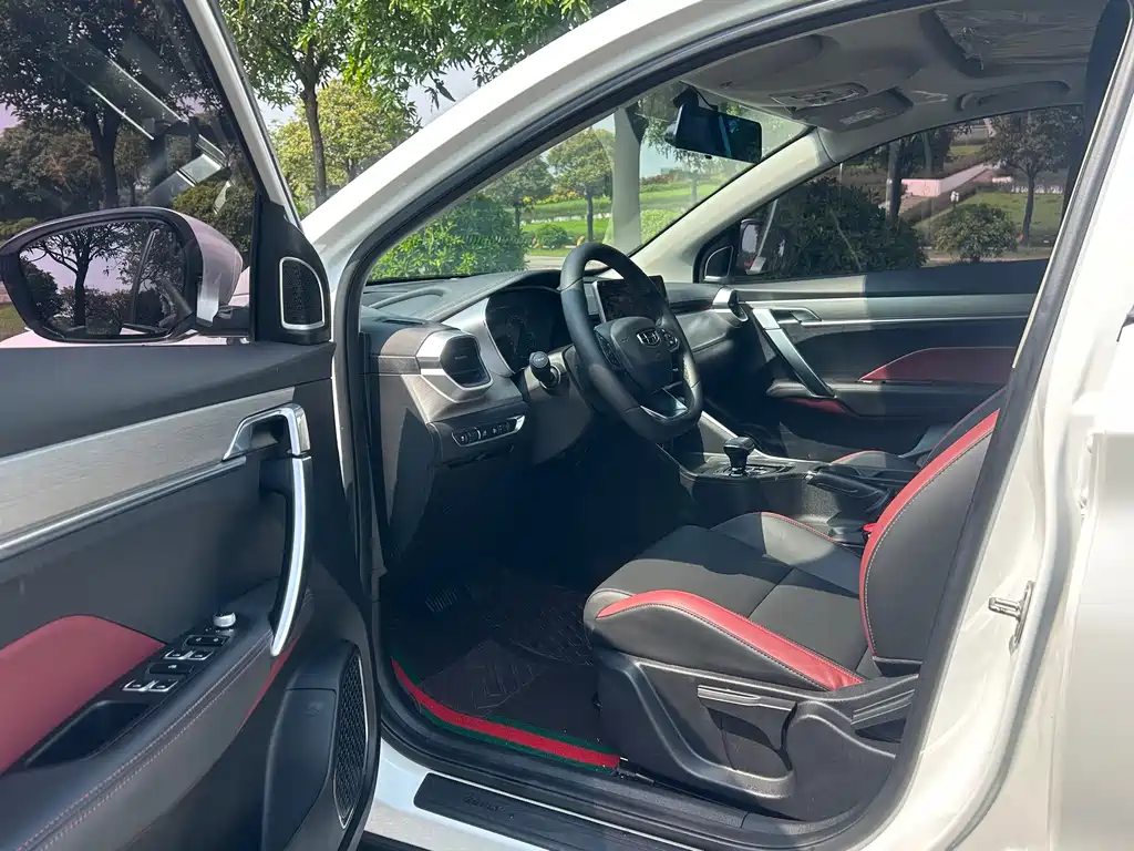 Geely Binyue — миниатюра 11