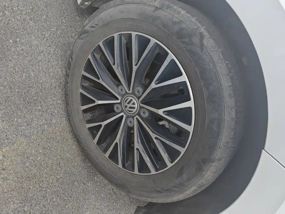 Volkswagen Sagitar — миниатюра 6