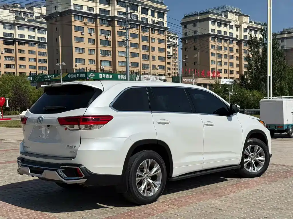 Toyota Highlander — миниатюра 9