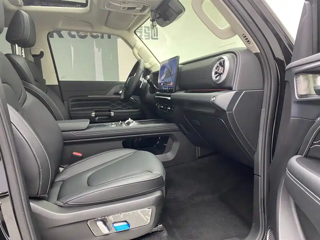 TANK TANK 300 NEW ENERGY