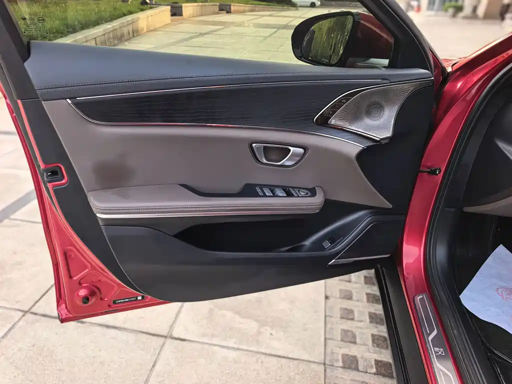 BYD Han — миниатюра 16
