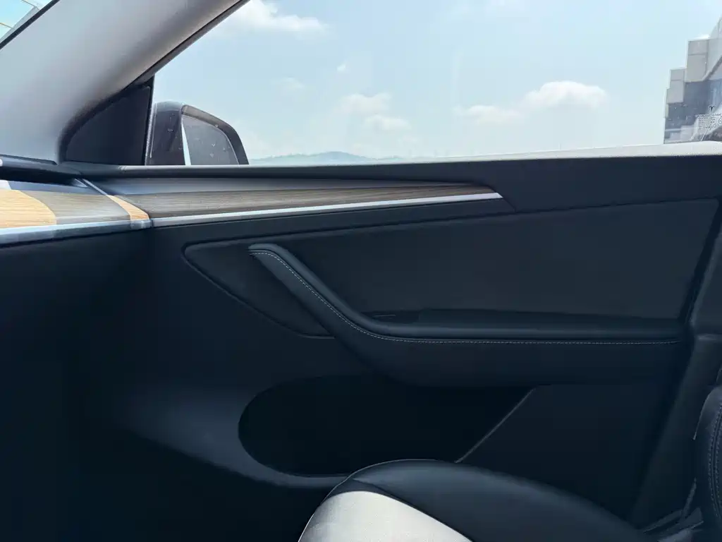 Tesla Model Y — фотографии объявления, Фото 24